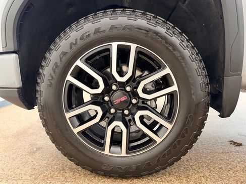 Used 2026 GMC Sierra 1500 AT4 w/ AT4 Preferred Package AWD/4WD image 26