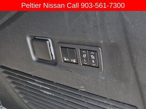 Used 2024 Chevrolet Suburban Premier RWD image 11
