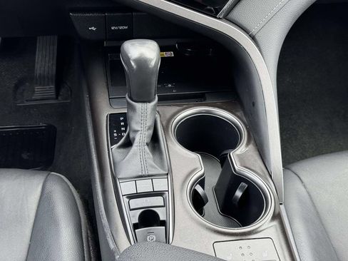 Used 2024 Toyota Camry XSE FWD image 6