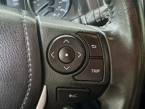 Used 2018 Toyota RAV4 SE AWD/4WD image 23