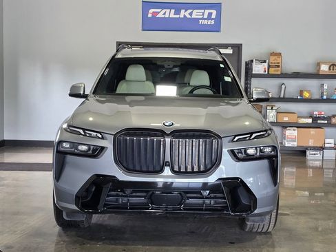 Used 2023 BMW X7 xDrive40i w/ Executive Package AWD/4WD image 2