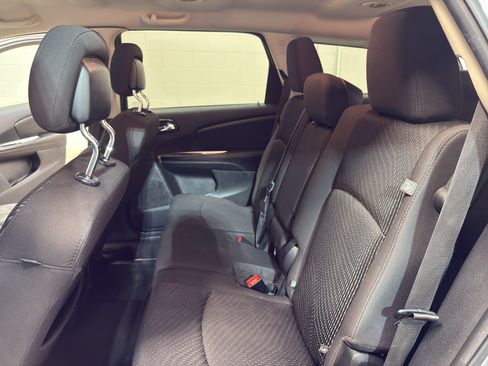 Used 2018 Dodge Journey SE w/ Popular Equipment Group FWD image 29