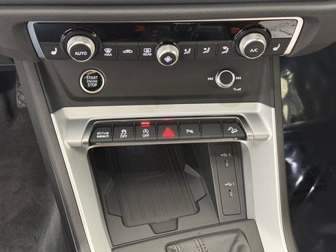 Certified 2025 Audi Q3 2.0T Premium w/ Convenience Package image 19