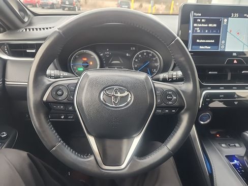 Used 2022 Toyota Venza Limited image 18