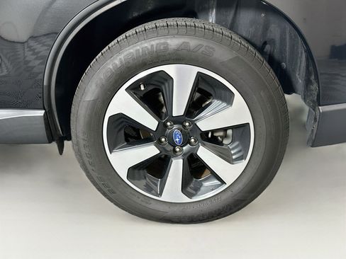 Used 2018 Subaru Forester 2.5i Premium AWD/4WD image 11