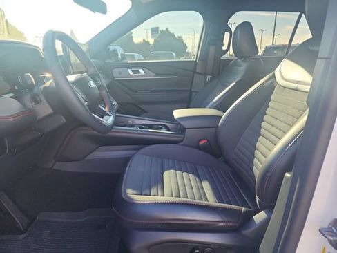 Used 2025 Ford Explorer ST-Line AWD/4WD image 9