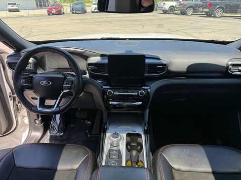 Used 2022 Ford Explorer ST-Line AWD/4WD image 19