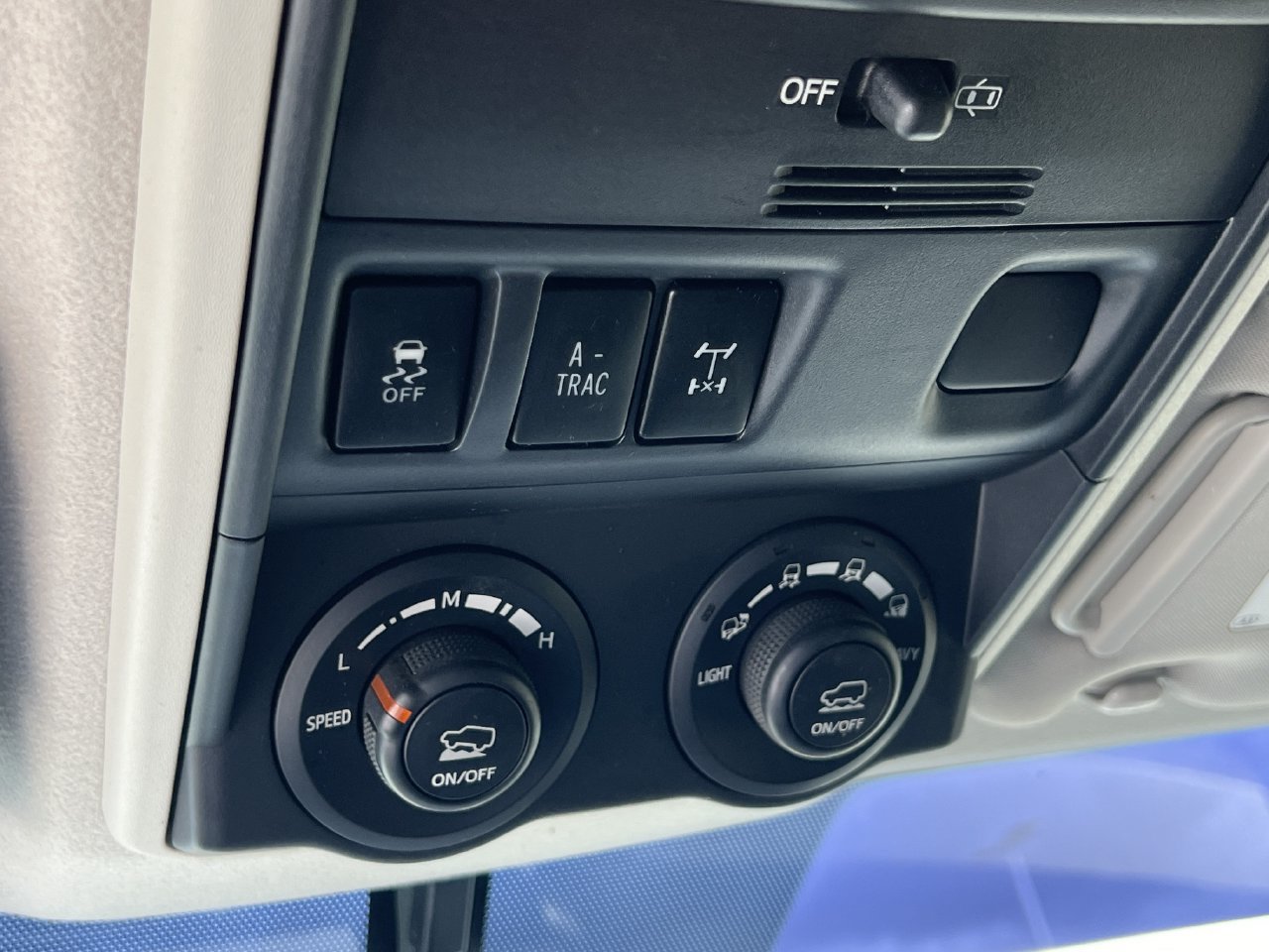 Used 2019 Toyota 4Runner TRD Off-Road AWD/4WD image 9