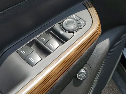 Certified 2021 GMC Acadia SLE w/ Driver Convenience Package image 24