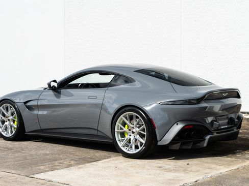 Used 2020 Aston Martin V8 Vantage Coupe RWD image 4