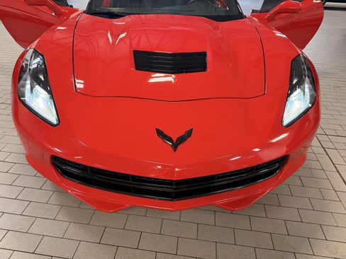 Used 2017 Chevrolet Corvette Stingray Coupe w/ 1LT RWD image 18