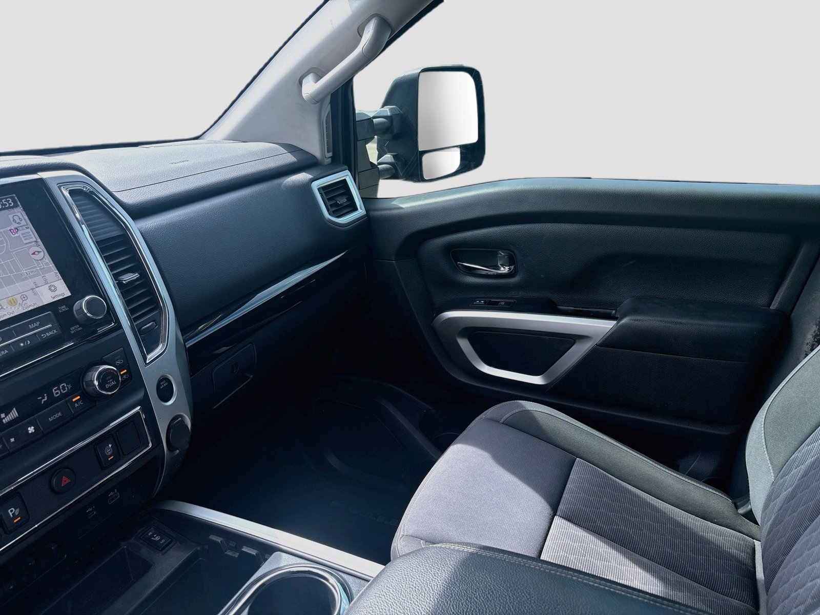 Used 2021 Nissan Titan 4x4 Crew Cab image 24