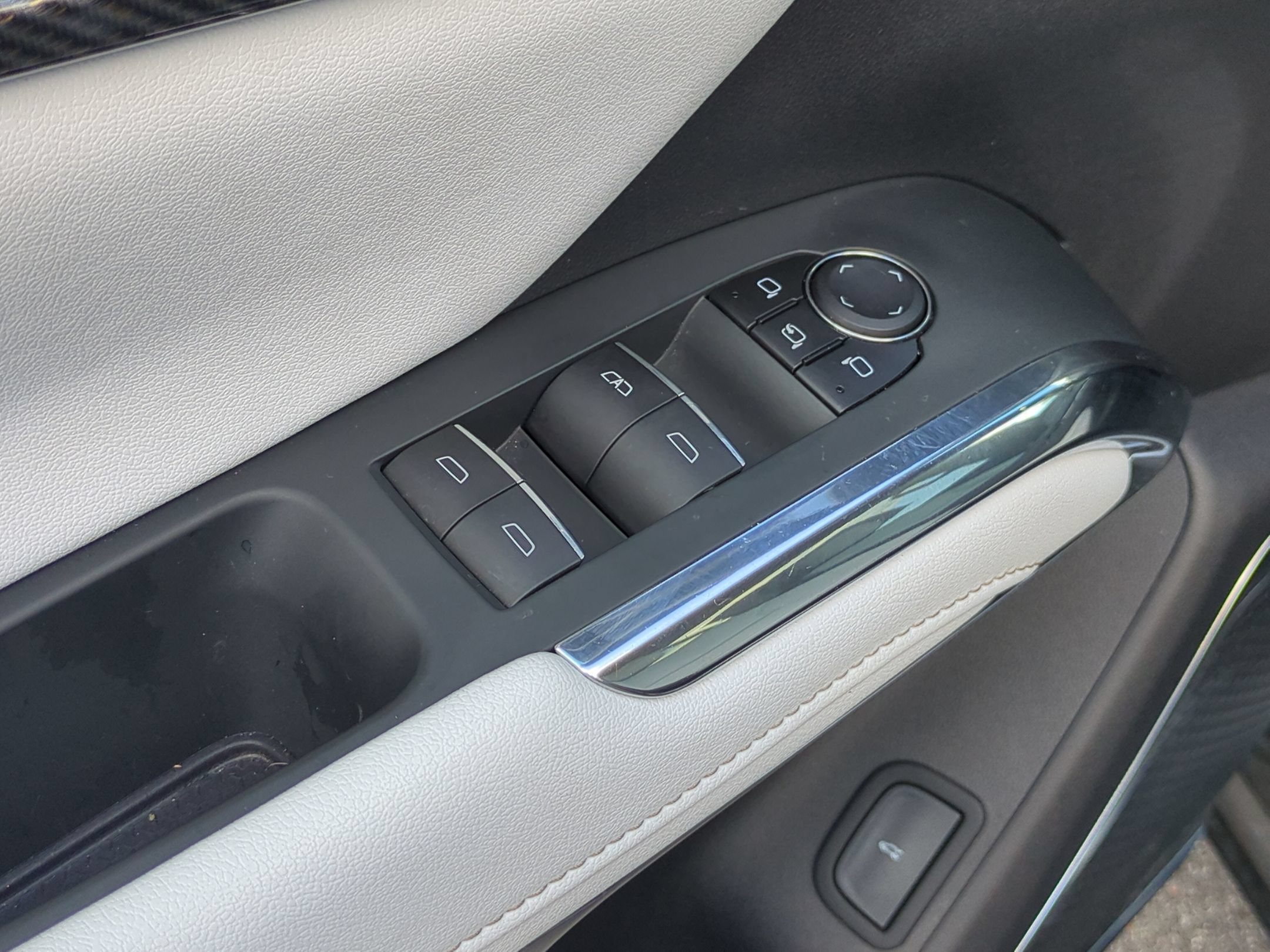 Used 2025 Chevrolet Traverse High Country FWD image 12