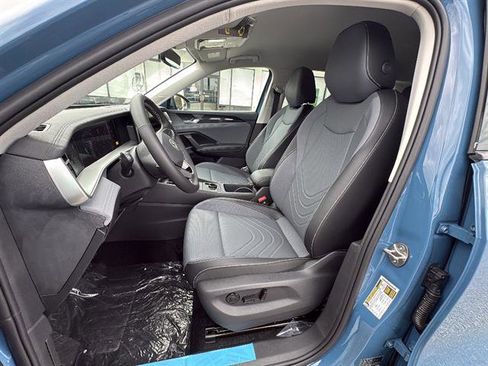 New 2026 Volkswagen Tiguan SE FWD image 13