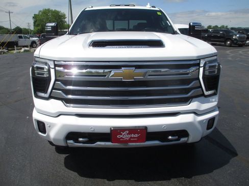 Used 2024 Chevrolet Silverado 3500 High Country w/ Technology Package AWD/4WD image 13
