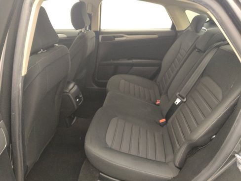 Used 2020 Ford Fusion SE FWD image 18