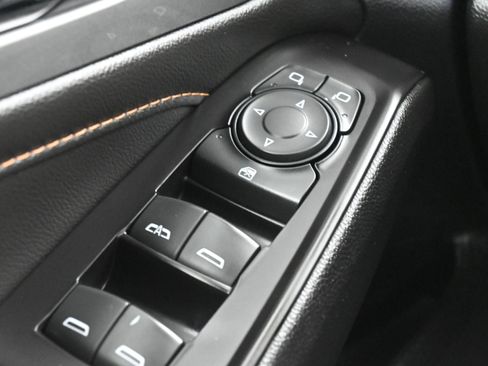 Used 2020 Chevrolet Traverse LT w/ LPO, Black Accent Package image 31