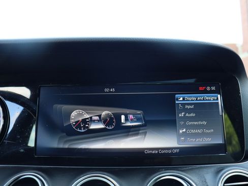 Used 2017 Mercedes-Benz E 300 4MATIC image 33
