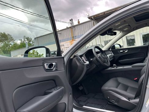 Certified 2025 Volvo XC60 B5 Plus AWD/4WD image 21