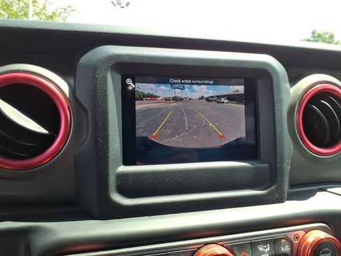 Used 2022 Jeep Gladiator Sport AWD/4WD image 21