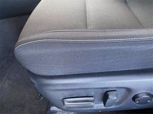 Certified 2018 Toyota RAV4 XLE FWD image 17