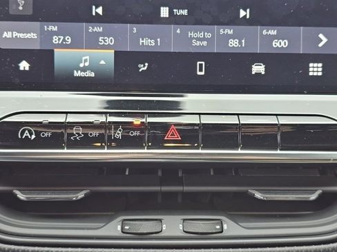 New 2026 Jeep Compass Latitude image 14