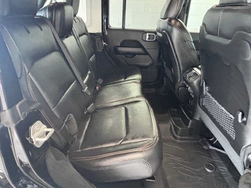 Used 2024 Jeep Wrangler Unlimited Sahara AWD/4WD image 12