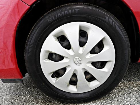 Used 2014 Toyota Prius C Two image 17