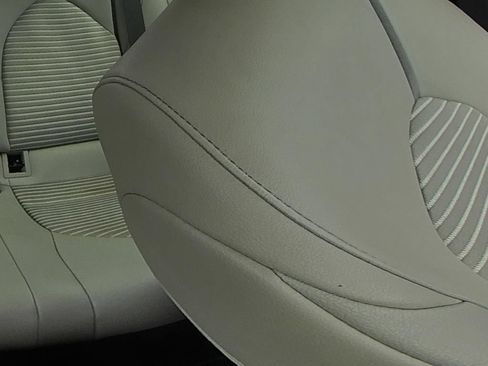 Used 2021 Toyota Camry SE FWD image 14