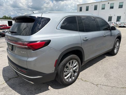 Used 2025 Buick Enclave Preferred w/ Super Cruise Package AWD/4WD image 3