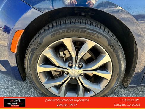 Used 2017 Chrysler Pacifica Limited image 31