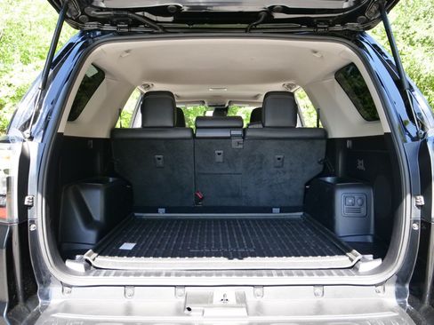 Used 2023 Toyota 4Runner Limited AWD/4WD image 30