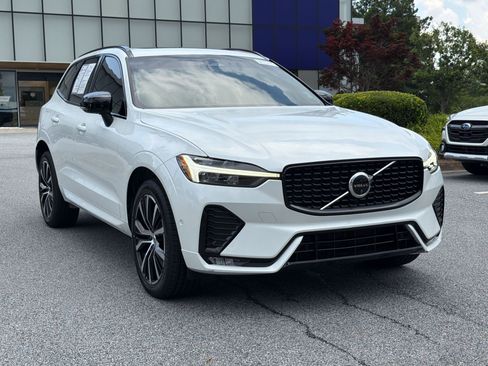 Used 2024 Volvo XC60 B5 Plus w/ Protection Package Premier AWD/4WD image 7