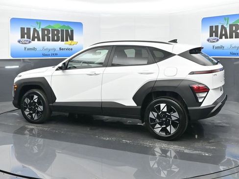 Used 2024 Hyundai Kona SEL AWD/4WD image 3