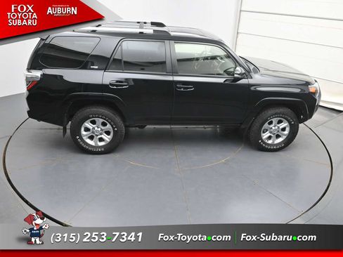 Used 2022 Toyota 4Runner SR5 Premium w/ Moonroof Package AWD/4WD image 31