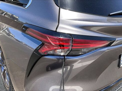 Used 2021 Toyota Sienna XSE w/ XSE Plus Package FWD image 27