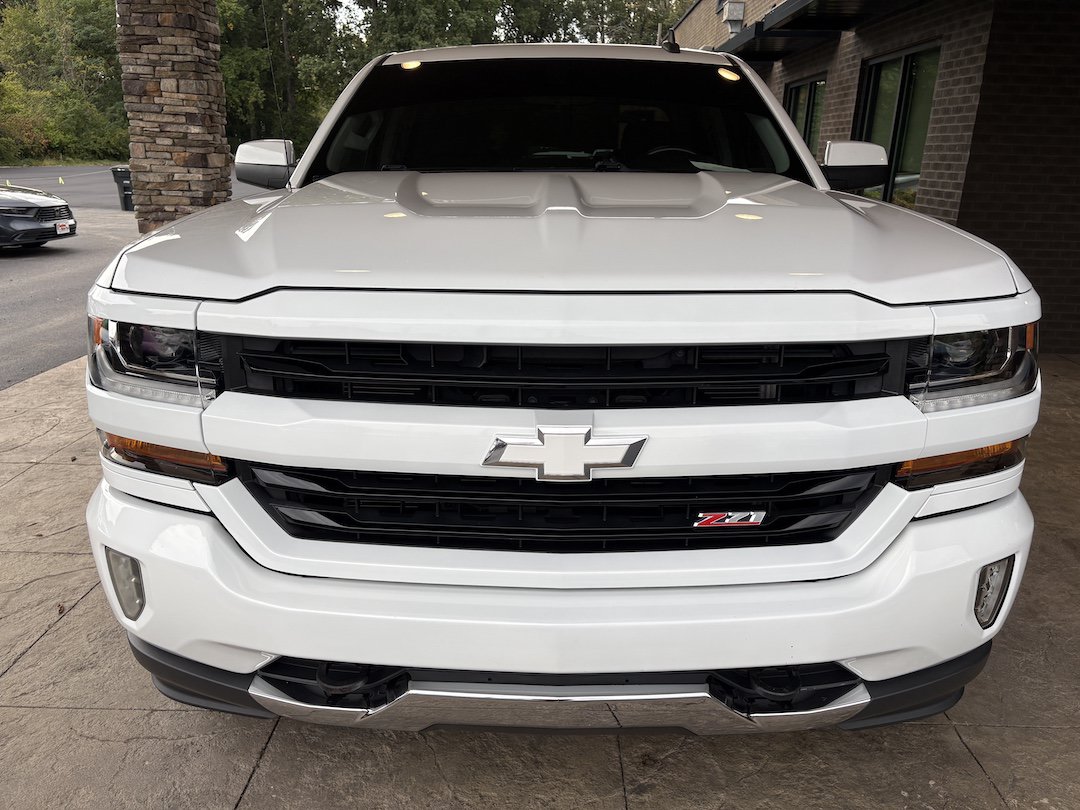 Used 2017 Chevrolet Silverado 1500 LT w/ Texas Edition AWD/4WD image 3