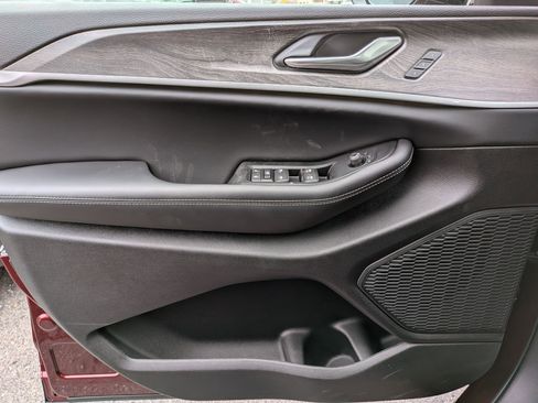 New 2025 Jeep Grand Cherokee L Limited w/ Trailer Tow Package image 24