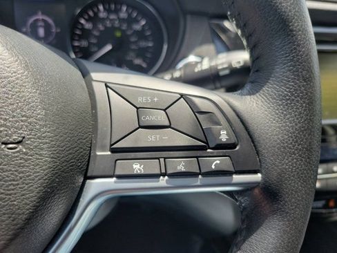 Used 2018 Nissan Rogue SL w/ Premium Package FWD image 25