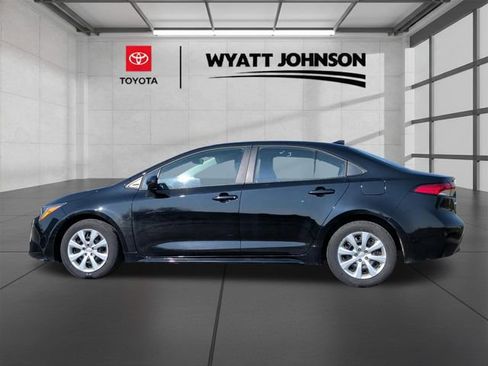 Certified 2025 Toyota Corolla LE image 2