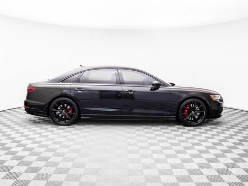 Used 2022 Audi S8 image 7