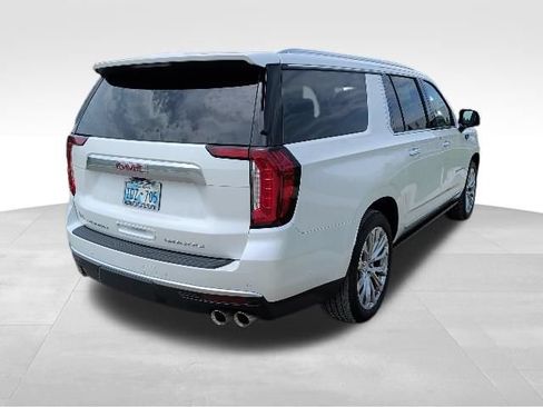 Used 2024 GMC Yukon XL Denali w/ Denali Reserve Package AWD/4WD image 3