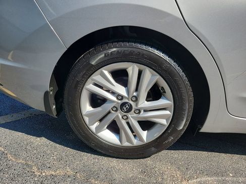 Used 2020 Hyundai Elantra Value Edition FWD image 7