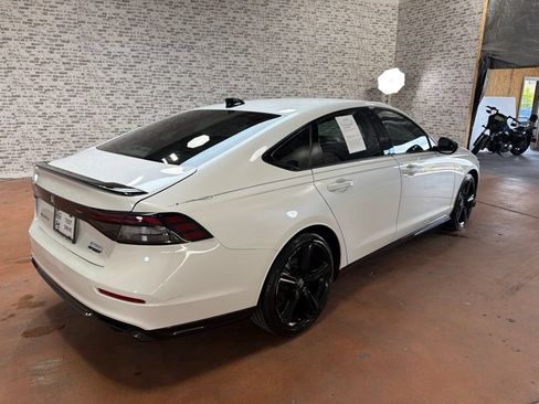 Used 2025 Honda Accord Sport image 7