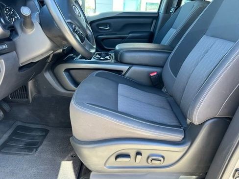 Used 2024 Nissan Titan SV w/ SV Convenience Package AWD/4WD image 11