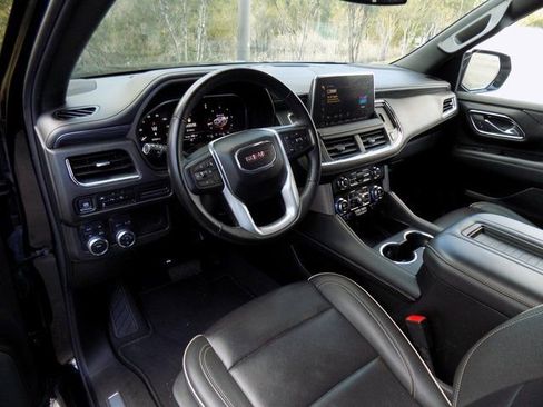 Used 2024 GMC Yukon XL SLT image 13