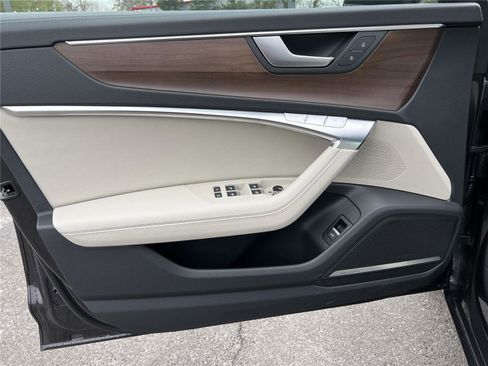 Used 2025 Audi A6 Premium Plus w/ Premium Plus Package image 12