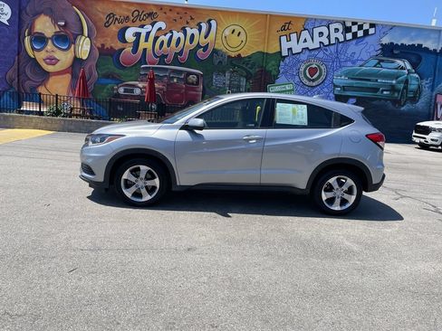 Used 2019 Honda HR-V LX image 2