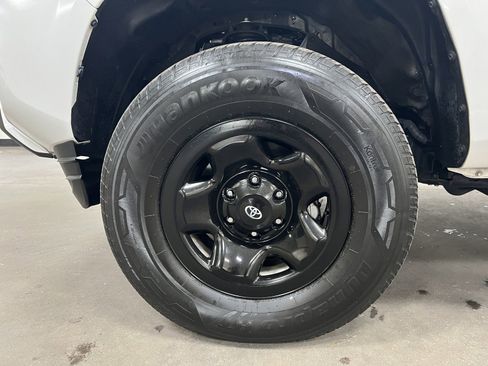 Used 2023 Toyota Tacoma SR image 12