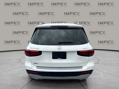 Used 2022 Mercedes-Benz GLB 250 4MATIC w/ Premium Package Lite image 4